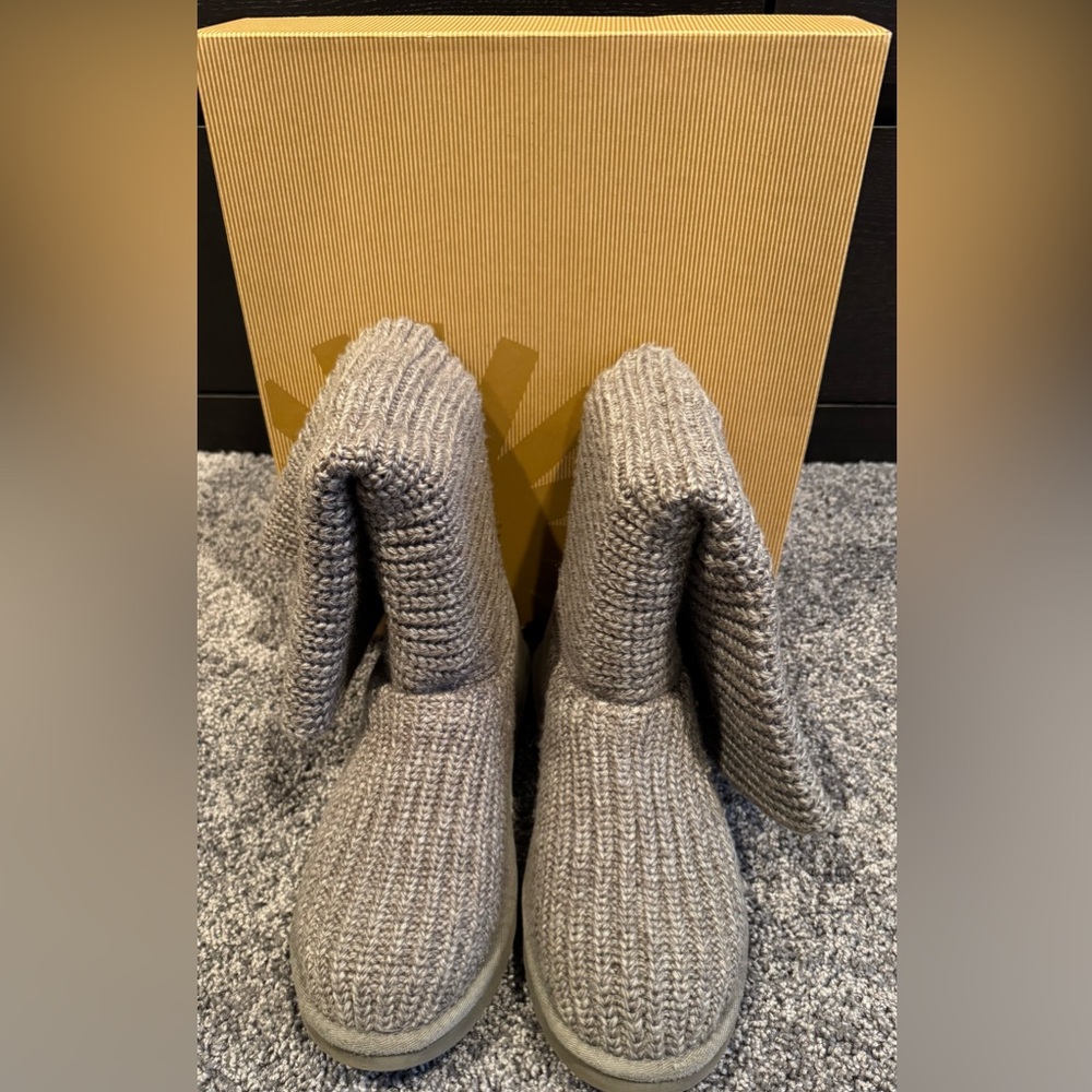 UGG Classic Cardy Knit Boots – Size 8 • EUC (Excellent Used Condition) - Picture 7 of 12